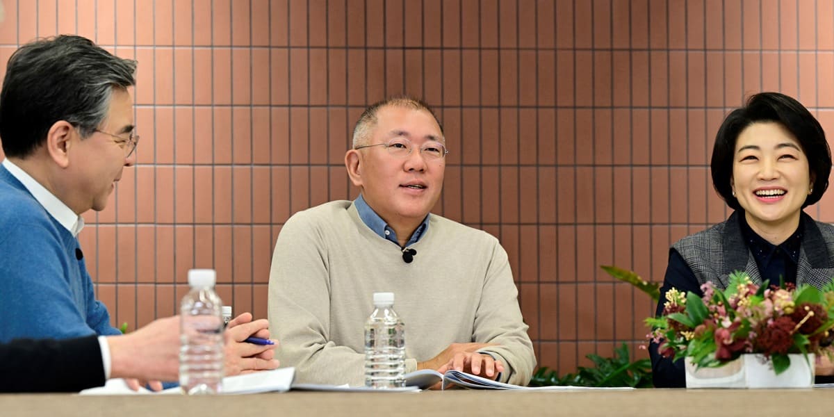 Голова Правління Hyundai Motor Group Чон Ійсон презентував бачення компанії на 2026 рік: клієнтоорієнтована трансформація та співпраця в екосистемі на основі штучного інтелекту | Хюндай Мотор Україна - фото 9