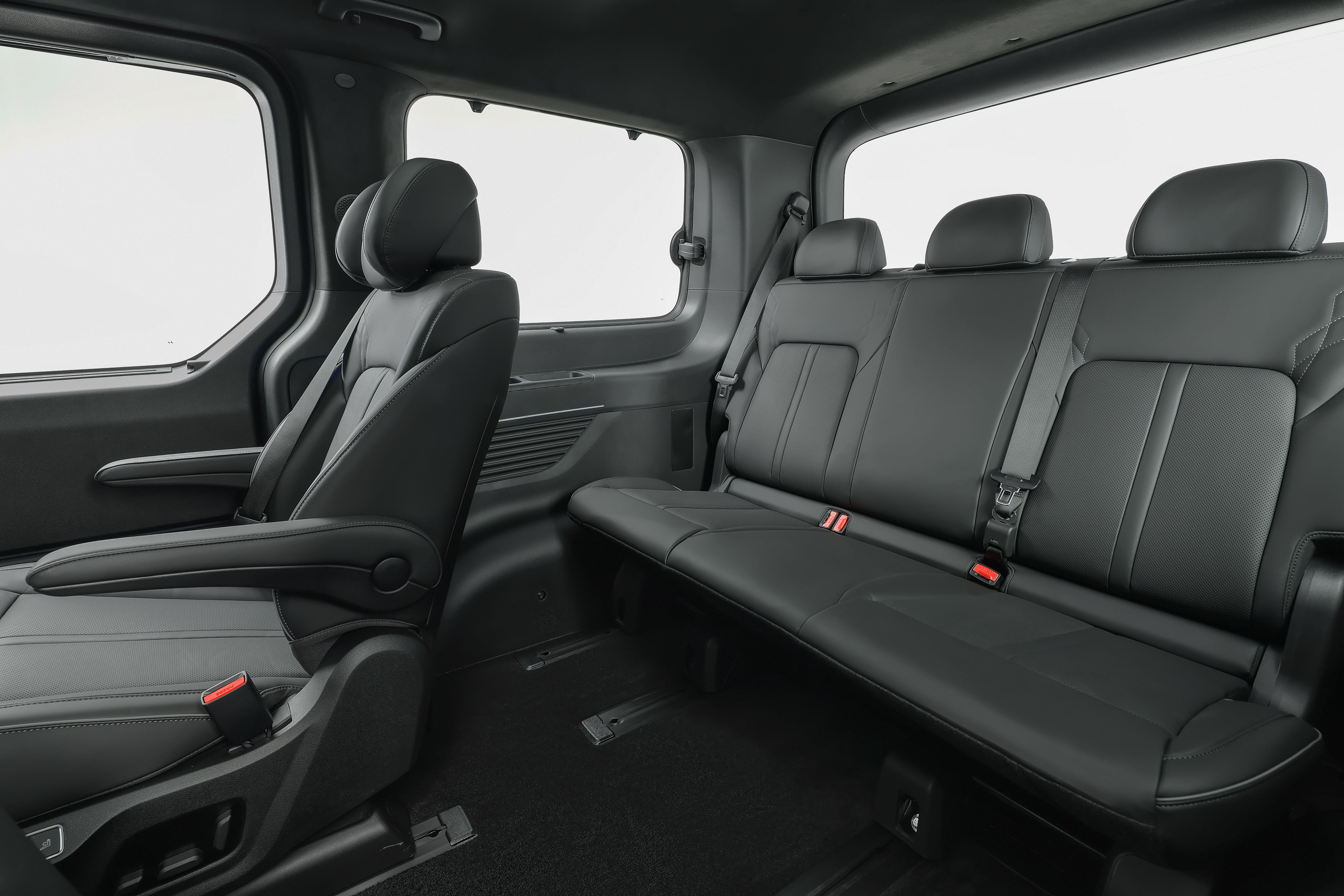 Hyundai STARIA Electric дебютує, встановлюючи новий стандарт просторової, щоденної мобільності з нульовими викидами | Хюндай Мотор Україна - фото 8